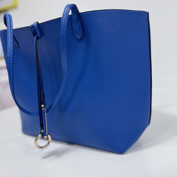 Royal Blue faux leather tote bag with hands, long strap and inner bag - Picture 6 of 9